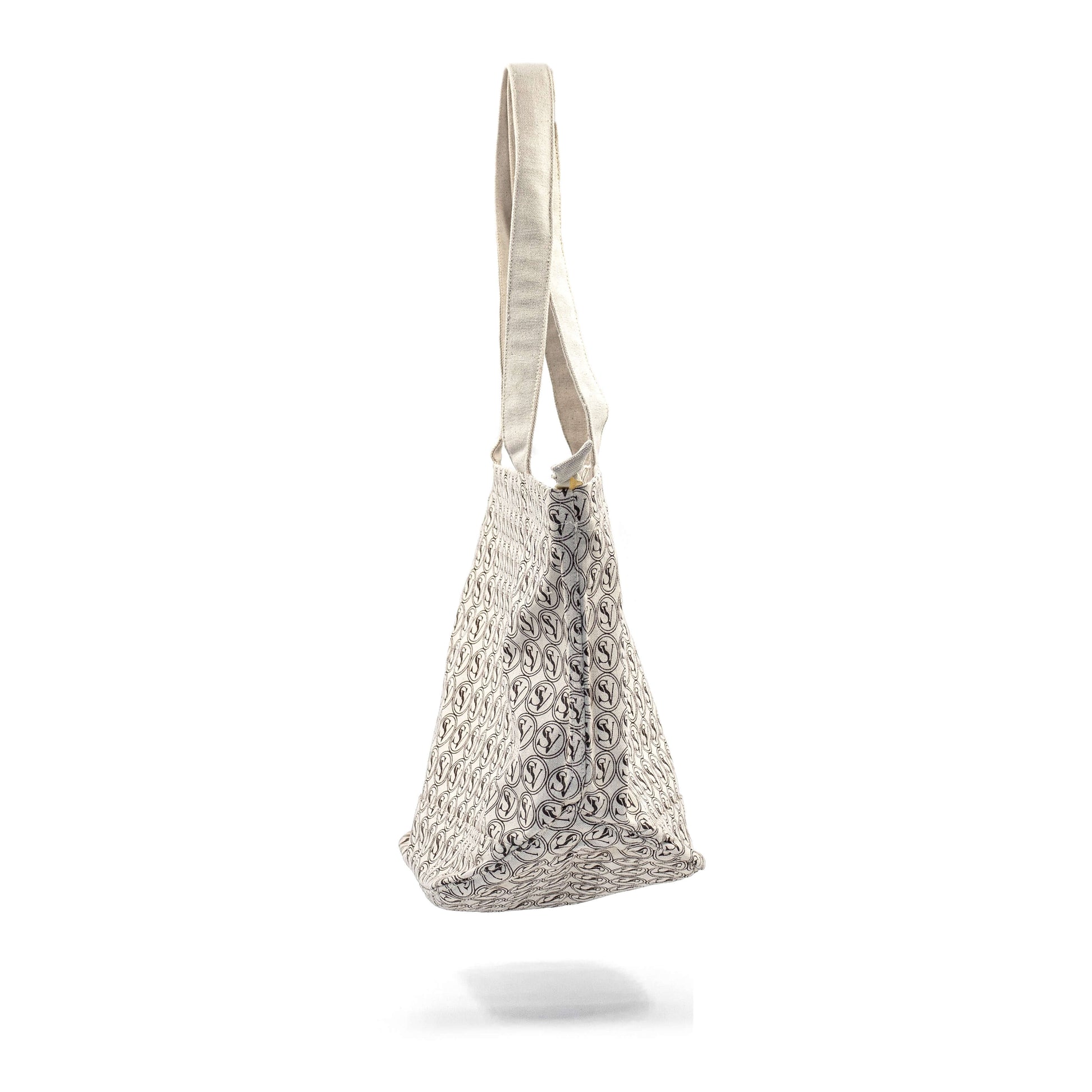 Glamour Grocery Shopper Bag in canvas with black handles and elegant typography, ideal for everyday shopping and eco-conscious fashion.